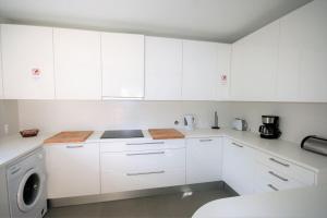 Modern Apartment in Luxurious Condominium