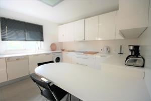 Modern Apartment in Luxurious Condominium