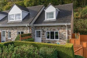 Crylla Valley Cottages - access to pool, gym, spa and more