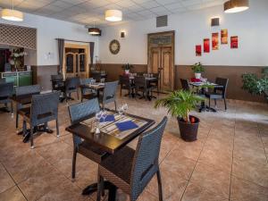 Hotels Noemys Aigues-Mortes - ex Mona Lisa Royal Hotel : photos des chambres