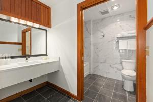 Canadian Princess Lodge & Marina