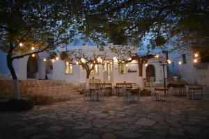 Aegean Breeze in DYO CHORIA TINOS