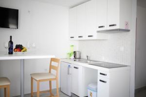 Apartments ANA Karlobag