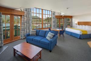 Canadian Princess Lodge & Marina