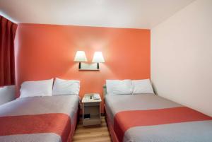 Quadruple Room - Non-Smoking room in Motel 6-Moses Lake WA