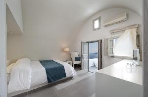 Regina Mare-Adults Only Hotel Santorini Greece