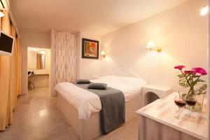 Regina Mare-Adults Only Hotel Santorini Greece