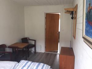 Double Room with Mountain View room in Rooms in the coastal fishing village Nyksund