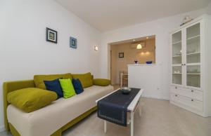 Apartment M&J Supetar