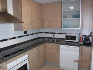 GOLDEN BEACH BERGKAMP