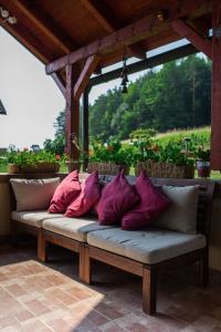 Chata Valca PATJA-v mesiacoch apríl až november pri prenajatí aj jedného apartmánu uzavrieme ostatné apartmány, aby ste si užili súkromie