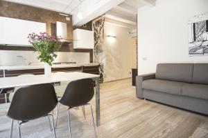 LA QUADRA SUITES - The super central apartments in Iseo, with daily housekeeping included!