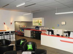 Hotels Ibis Styles Chambery Centre Gare : photos des chambres