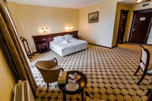 Queen Room with Balcony room in Hotel Golden House