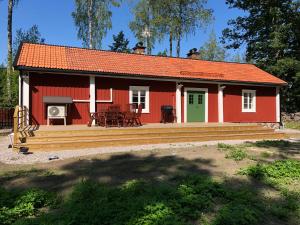 Nedanby | Cottage | Idyllic location | Porch | Grill