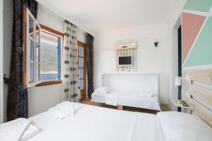 Standard Triple Room room in Korsanada Hotel