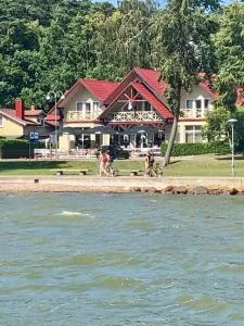 库仁纳斯酒店 - 迪勒维尔纳