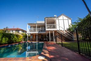 Ainslie Manor Guest House