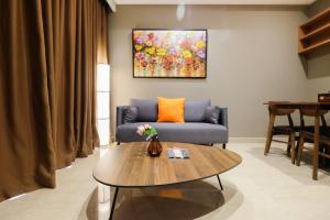 Comfortable and Modern 2BR Menteng Park Apartment By Travelio