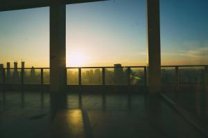 Comfortable and Modern 2BR Menteng Park Apartment By Travelio