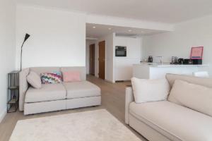 sea and city view with double terrace Flat C Oostende