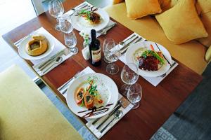 Hotel Carlito Tagaytay