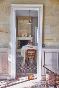 Luxurious Wine Estate Saint-Emilion Grand Cru with private swimming pool