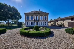 Maisons de vacances Luxurious Wine Estate Saint-Emilion Grand Cru with private swimming pool : photos des chambres