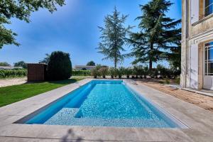 Luxurious Wine Estate Saint-Emilion Grand Cru with private swimming pool