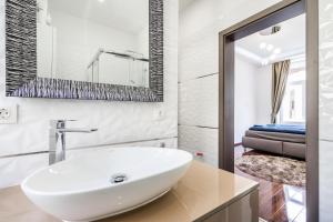 Centrum Opera Luxury apartment with free garage