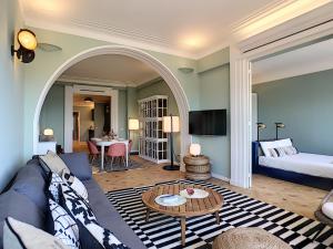 Nestor&Jeeves - LAGOON PROMENADE - Central - Sea front