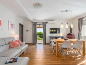 Holiday Home Villa Joy by Interhome 