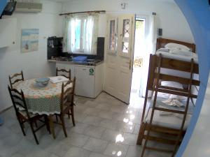 Apanemia Rooms Syros Greece