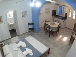 Apanemia Rooms Syros Greece