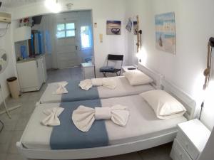 Apanemia Rooms Syros Greece