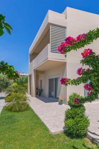 Rainbow Luxurious Villa in Ialysos Rhodes Greece