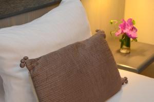 Hotels Hotel Gratte-Ciel Ariana : Chambre Simple avec Baignoire