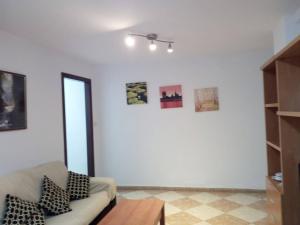 Piso cerca de la playa victoria (450m aprox)