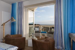 Double Room with Balcony and Sea View room in Easy Living