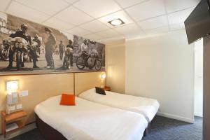 Hotels Logis Relais Des Puys : photos des chambres