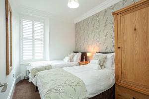 Carlton 2 a large modern Keswick appt with parking