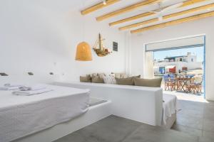 Beach Suite Syrma Milos Greece