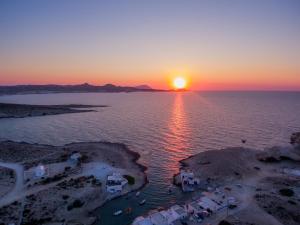 Beach Suite Syrma Milos Greece