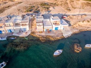 Beach Suite Syrma Milos Greece