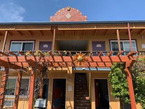 Sandyland Reef Inn
