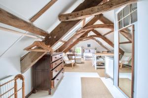 The Attic Apartment, Quay Street Studios Cardigan