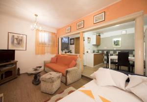 Studio room in Apartments with a parking space Split - 7564