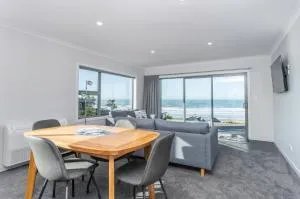 Kaka Point Views Apartment 1 - New Haven