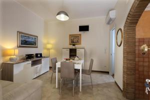 Trinacria House