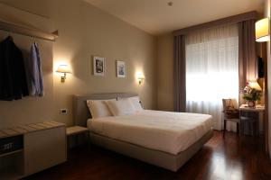 Classic Double or Twin Room with Internal View room in Grande Albergo Maugeri